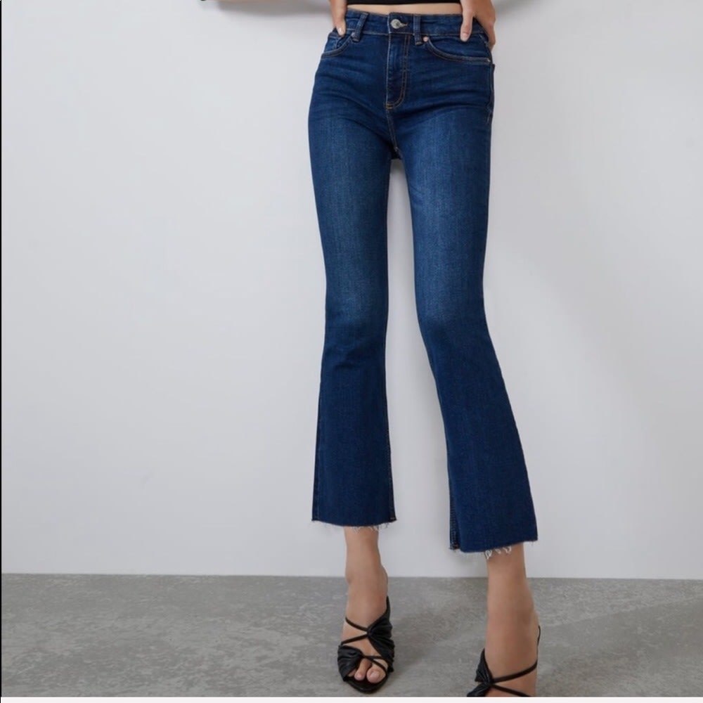 💕Zara Trafaluc City Girl Cropped Flared Jeans